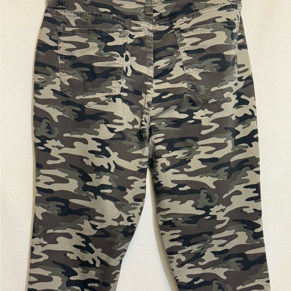 B-175 No Boundaries Cream Brown & Black Camo High Rise Skinny Jeans‎ Size 13 - Picture 6 of 14